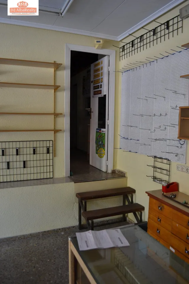 INTERESANTE LOCAL COMERCIAL EN VENTA EN ZONA estación-PARQUE LINEAL — 10