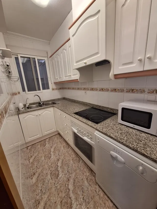 Acogedor Apartamento en Torrevieja, Ideal para Vivir — 20