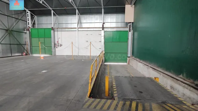 ÚNICA Y OPORTUNIDAD ESPECTACULAR NAVE EN POLÍGONO ÁVILA - foto 3