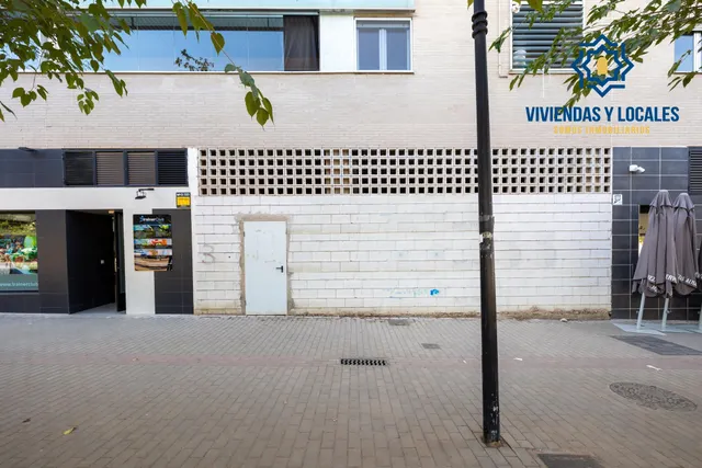 Local comercial en el Campus de la Salud — 7