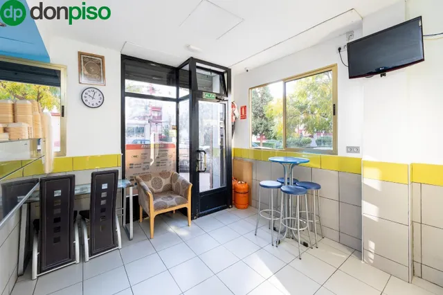 VENTA DE LOCAL EN URBANIZACION PARQUE NUEVA GRANADA (GRANADA) — 8