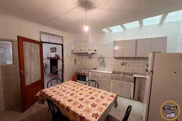 CASA 3 PLANTAS EN VENTA EN MIRA - foto 3