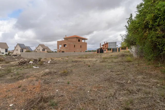VENTA DE PARCELA EN LA URBANIZACIÓN CAÑADAS DEL PARQUE — 12