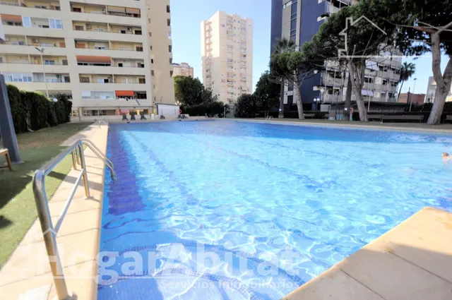 ¡VISTAS AL MAR EN PLANTA 12 CON TERRAZA Y CLUB DEPORTIVO! EX