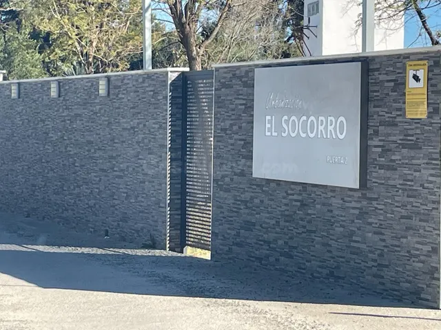 CHALET INDEPENDIENTE EN EXCLUSIVA – URB. EL SOCORRO (CARMONA - foto 2
