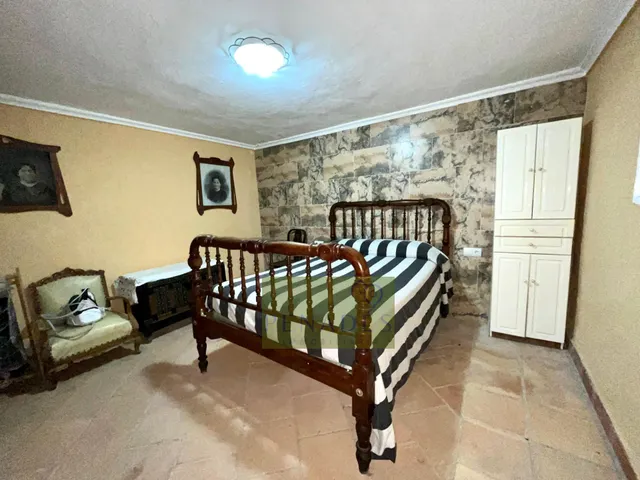 Espectacular chalet a la venta con impresionante jardín interior — 38