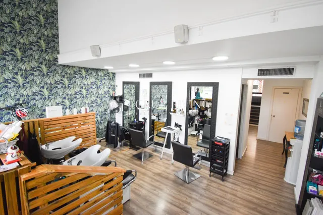 CENTRO DE ESTETICA Y MASAJES EN TRASPASO — 4
