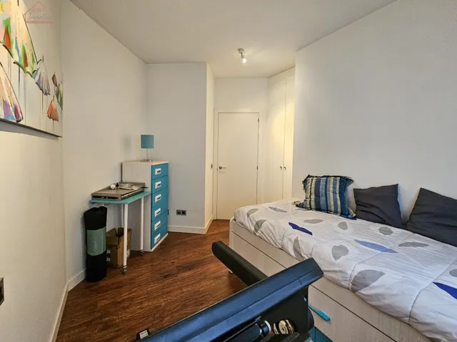 Inmueble en venta con terraza, plaza de garaje y trastero junto al Metro Urgel! — 31