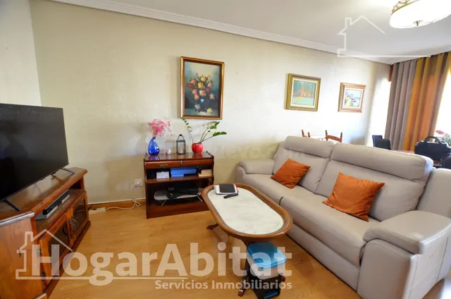 ALTO, AMPLIO Y EXTERIOR CON GARAJE Y BALCÓN, CERCA DE LA AV 