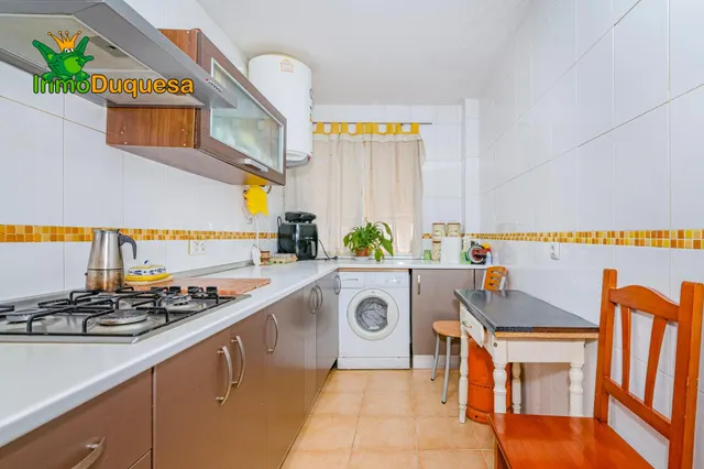 Piso de 3 Dorm. con 2 baños + APARCAMIENTO y TRASTERO — 11