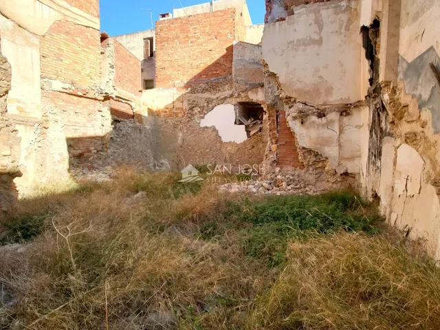 SE VENDE SOLAR URBANO EN PLENO CENTRO DE ASPE