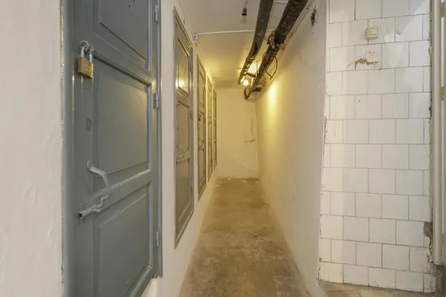 ✨ EXCLUSIVO PISO DE 253 m2 EN GRANADA CENTRO – 2.800 €/MES DE RENTABILIDAD — 30