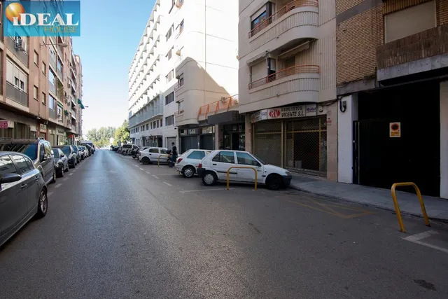 A6100J6. Plaza de garaje en camino de Ronda, junto Gimnasio Yo10 — 11