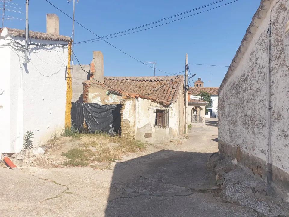 Urbis te ofrece un solar en Venta en Vecinos, Salamanca.