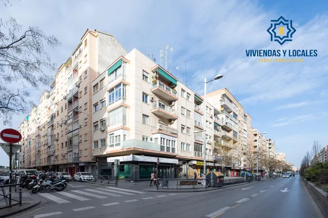 ¡Oportunidad Única en Angel Barrios! Local de 147m2 por solo 190.000€ — 2