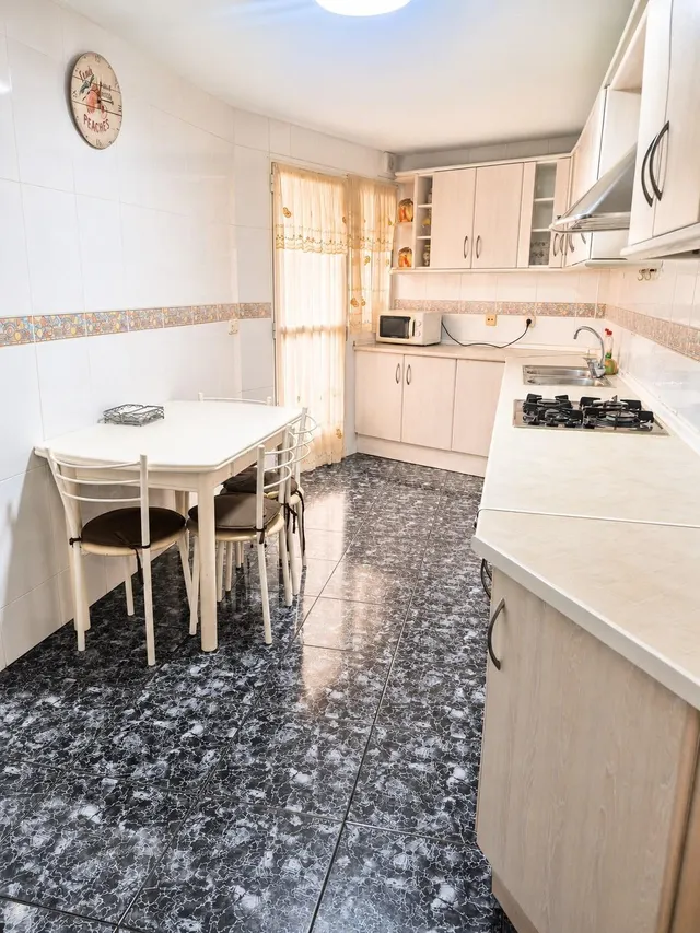 VENTA DE PISO CON GARAJE EN ÁGUILAS CENTRO - foto 4