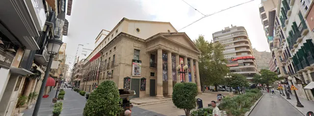 habitación  en piso en el centro de Alicante — 13