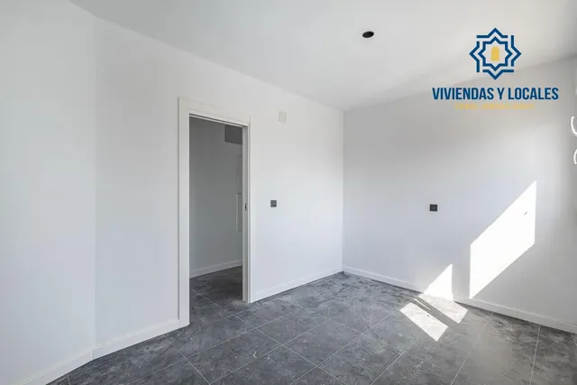 Edificio de nueva construcción en Churriana — 24