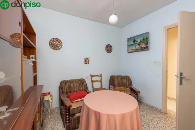 Piso con terraza y gran potencial junto a Camino de Ronda — 23