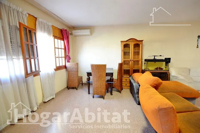 Atractivo chalet muy amplio y luminoso con terraza, garaje y jacuzzi — 6
