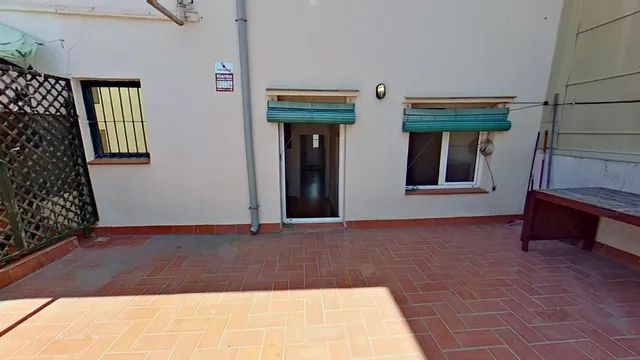 Ático luminoso de 2hab. con terraza de 20m2 — 35