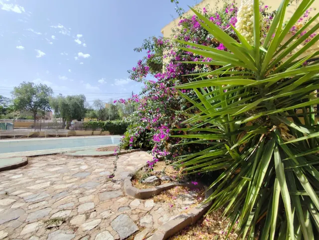Espectacular villa con piscina y amplios jardines en los urrutias — 26