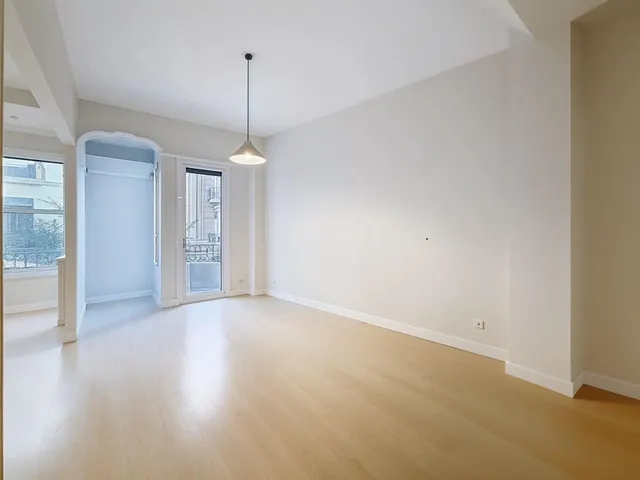 ¡Vive la Gran Vía del Marqués del Turia desde este espectacular piso en Joaquín Costa! — 8