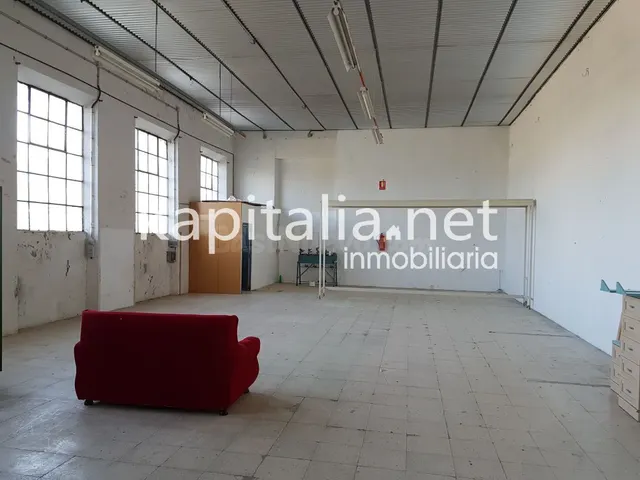 Local en Venta en primera linea de carretera en Bocairent. — 5