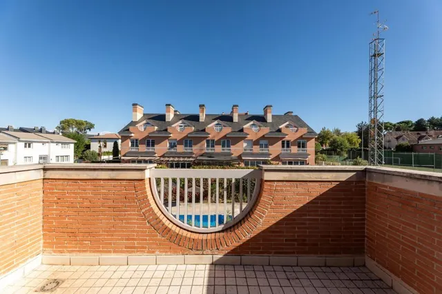 Chalet Adosado en Pozuelo De Alarcón — 34
