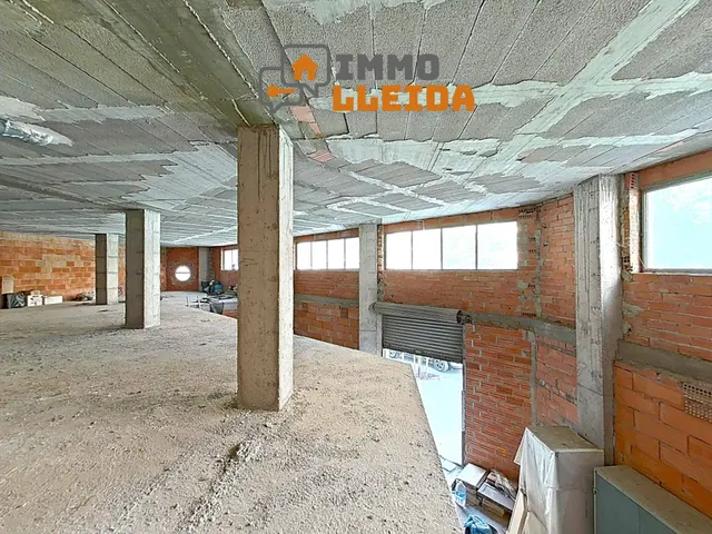 OPORTUNIDAD Local comercial de 2 plantas en Balaguer — 22