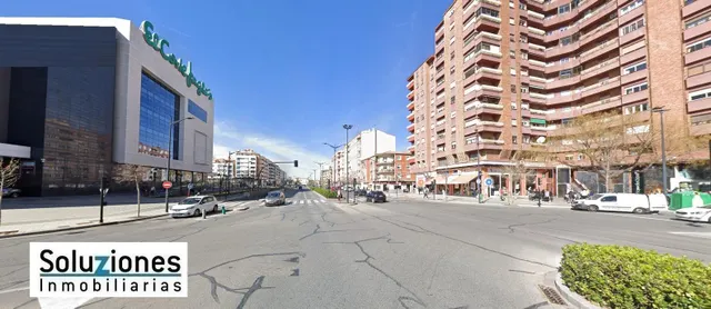 LOCAL COMERCIAL JUNTO AL CORTE INGLES EN AVENIDA DE ESPAÑA — 2