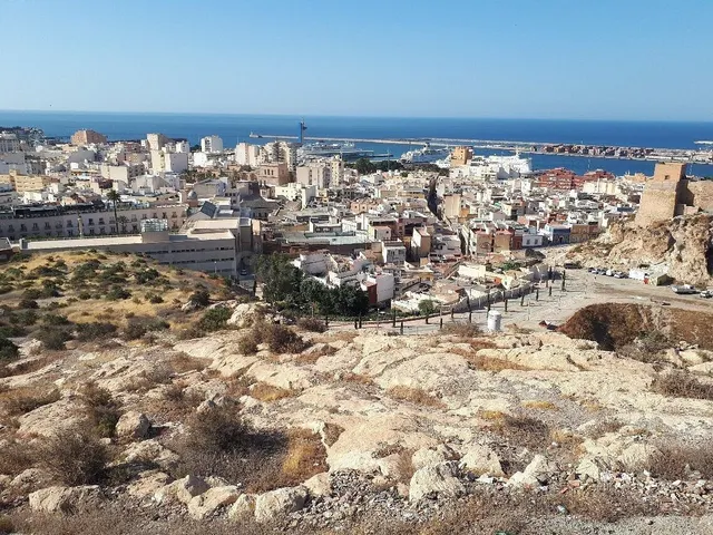 Solar en Almeria zona Catedral, 281 m. superficie parcela, o - foto 5