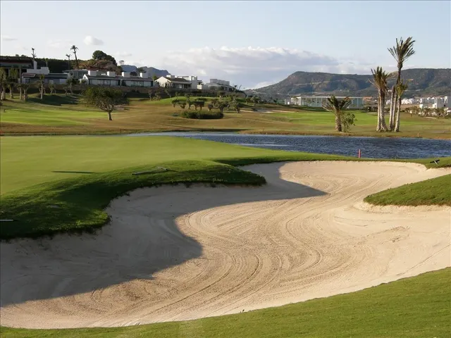 Elegantes adosados de una planta con piscina privada en Peraleja Golf Resort - Costa Cálida — 31