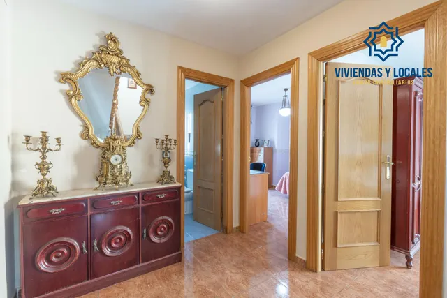 Casa independiente a 5 minutos de Granada en buen estado para entrar a vivir — 30