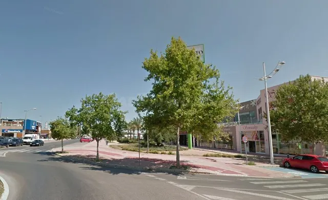 Local comercial 520m² en alquiler - El Paraiso-Los Almendros - foto 4
