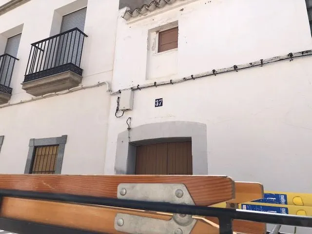 CASABANCO VENDE CASA EN CASTUERA.