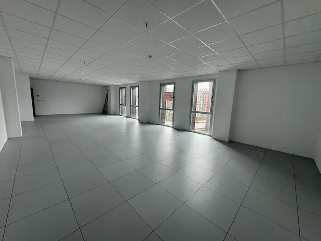 OFICINA EN LA TORRE DE LA ROSALEDA — 5