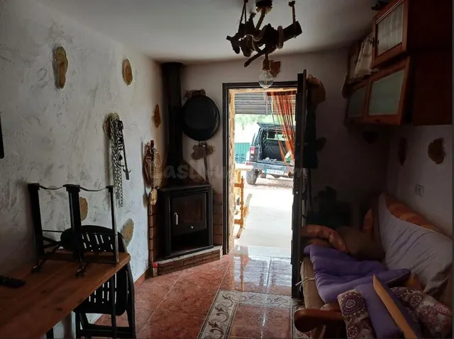 SE VENDE CASETA EN CHOVAR CON LUZ Y AGUA - foto 2