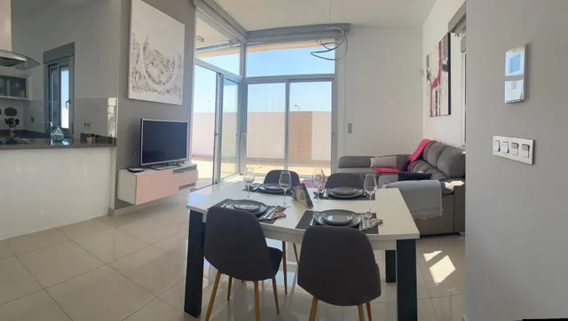 Excepcional Villa en Pilar de la Horadada: Lujosa Villa de una Planta con Licencia Turística — 35