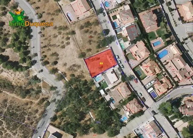 Solar URBANO de casi 500 m2 con impresionantes vistas despej
