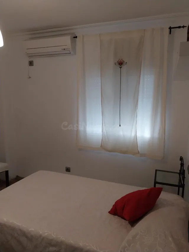 PISO AMUEBLADO CON AGUA INCLUIDA zona parque centro — 4