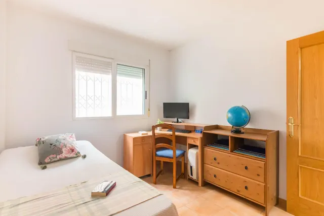 Dúplex amplio de 5 dormitorios con patio, terraza y buhardilla en San José de la Montaña — 22