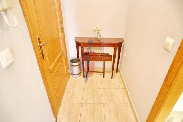 Planta baja en venta en el centro de Guardamar del Segura con gran terraza privada y piscina comunitaria — 26