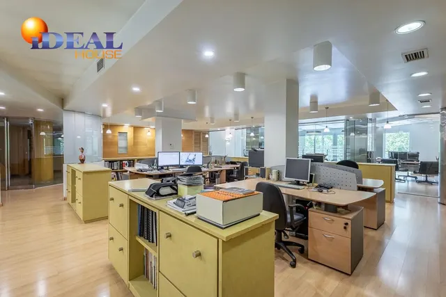 EXCLUSIVO INMUEBLE EN PLAZA DE CARRETAS, JUNTO AL EMBLEMÁTICO PASEO DEL SALÓN — 11