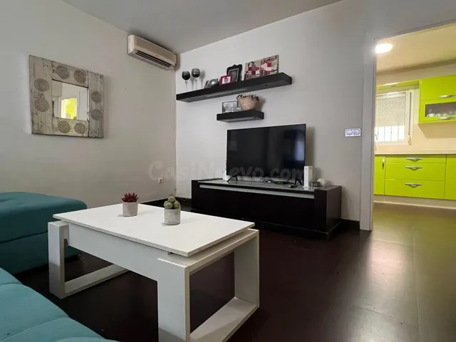 CASA EN PLENO CENTRO DE LOS BARRIOS - foto 2