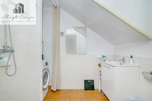 ¡AMPLIA CASA DE 4 DORMITORIOS, 3 BAÑOS Y CALEFACCIÓN CENTRAL EN LA ZUBIA! ✨ — 37