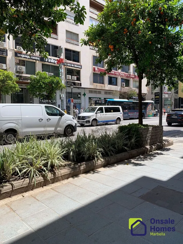 Local comercial 100m² en alquiler - Marbella Pueblo - foto 3