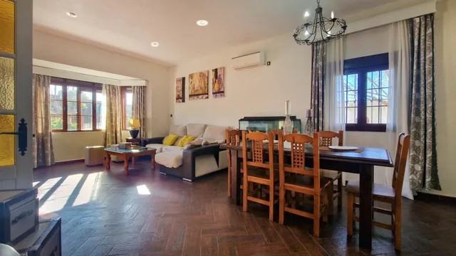 ALQUILER CHALET CON PARCELA EN HIGUERA DE VARGAS — 19