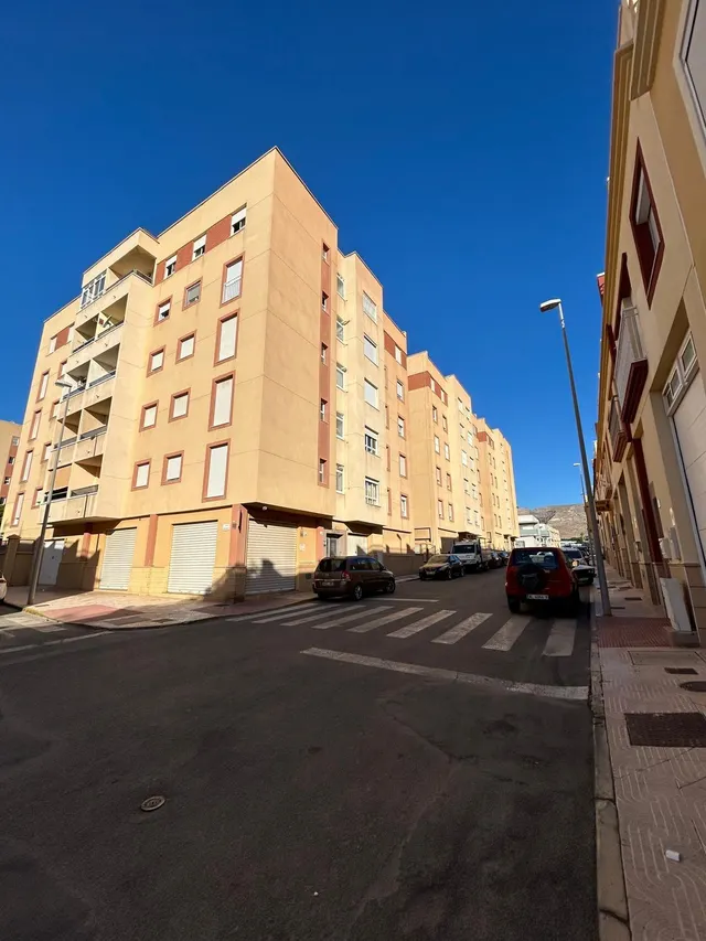 Exclusivo Piso en Puebla de Vícar con Vistas y Comodidades — 34