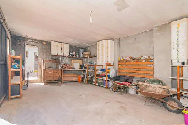 Gran casa de pueblo con terreno, en Ambroz (1260 m2 de parcela) — 41